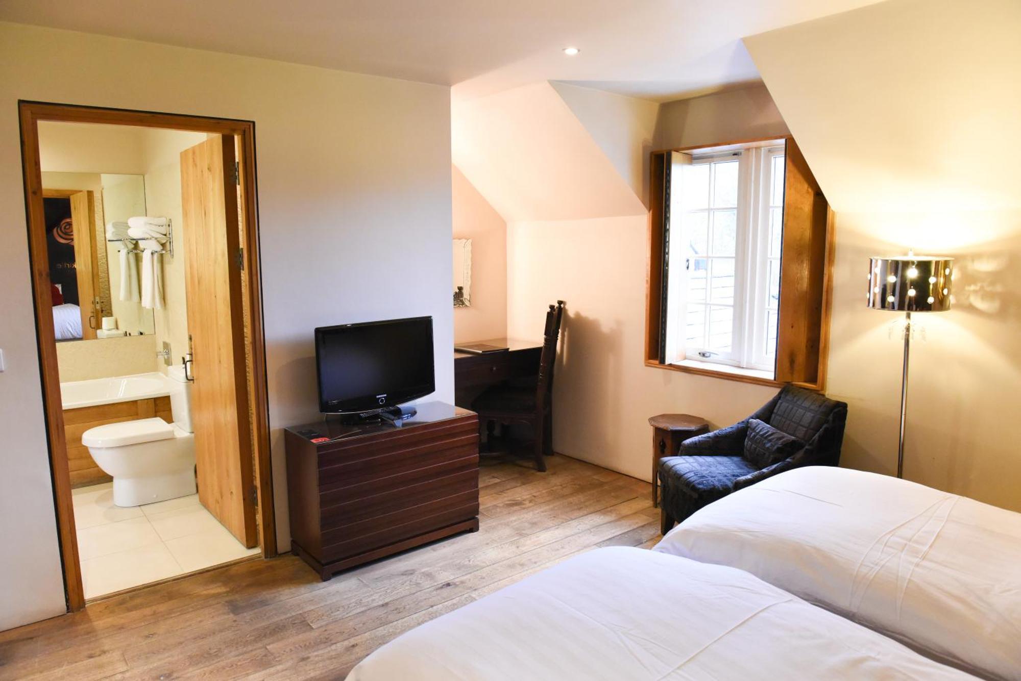 Glenskirlie Castle Hotel Banknock Экстерьер фото