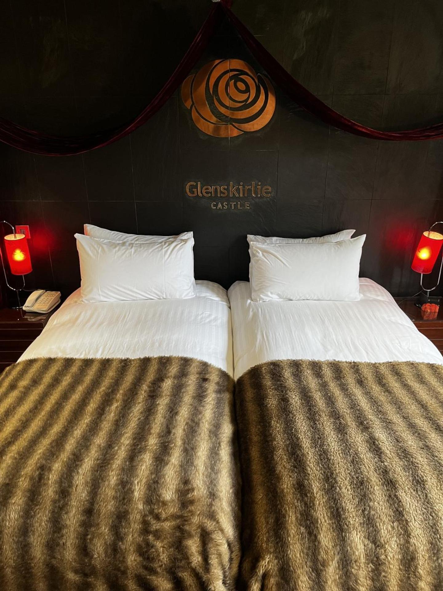 Glenskirlie Castle Hotel Banknock Экстерьер фото