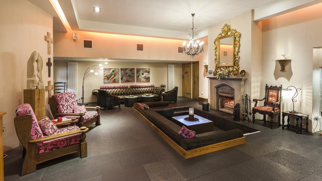 Glenskirlie Castle Hotel Banknock Экстерьер фото